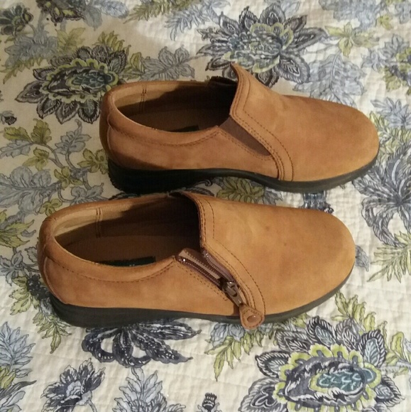 Naturalizer - Picture 2 of 3